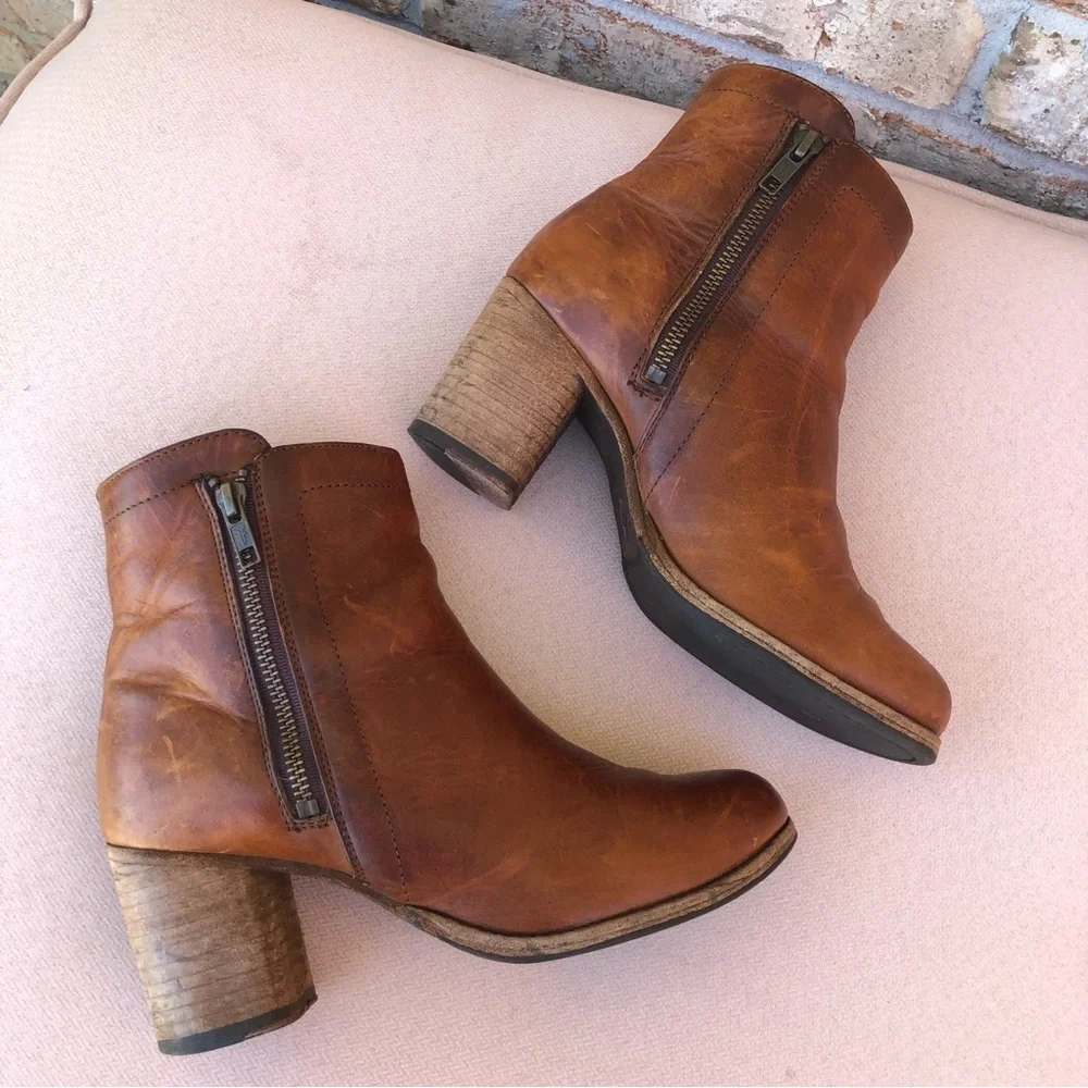 FRYE Addie Leather Versatile Dual-zip Ankle‎ Boots In Cognac 6 1/2
